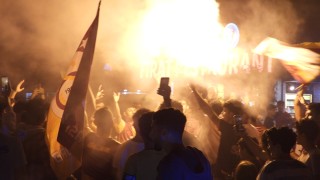 Depremin bölgesinde ikinci kez şampiyonluk kutlaması