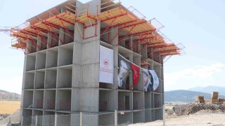 Depremzedeler için mesai sürüyor, konutlar yükseliyor