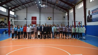 Develide voleybol coşkusu