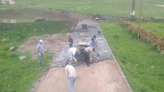 Digorda köylere kilit parke taş yol yapılıyor
