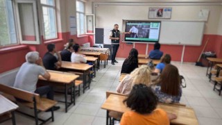 Diyarbakırda 93 ayrı faaliyette bin 372 kişiye narkotik eğitimi verildi