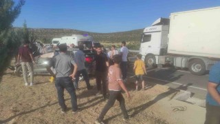 Diyarbakırda otomobil takla attı: 1i bebek 3 yaralı