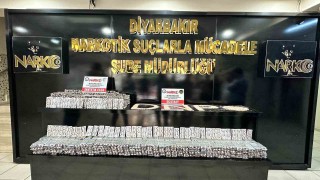 Diyarbakırda ticari takside binlerce hap ele geçirildi: 1 kişi tutuklandı