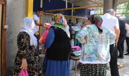 Diyarbakırda yüzlerce aileye kurban eti ulaştırıldı