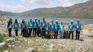 Doğa harikası Nemrutta çevre temizliği