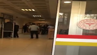 Doktoru darp edip, hastaneyi birbirine kattılar