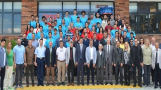 DPÜ SBFde başarılı öğrencilere teşekkür belgesi