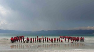 Dünyaca ünlü Salda Gölünde su altı arama kurtarma tatbikatı