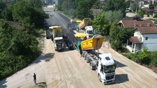 Düzcede yeni açılan yollar asfaltlanıyor