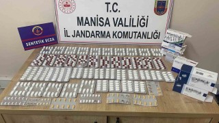 Eczane çalışanının evinde yüzlerce sentetik ecza hapı ele geçirildi
