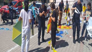 Edremitte jandarma, 184. yılı çocuklarla uçurtma uçurarak kutladı