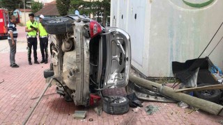Ehliyetsiz sürücü otomobiliyle takla attı: 4 yaralı