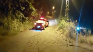 Evinin önünde ateş yaktı, ekipler alarma geçti