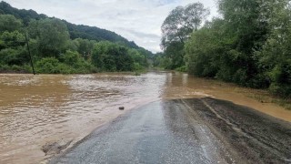Filyos yolu sular altında kaldı