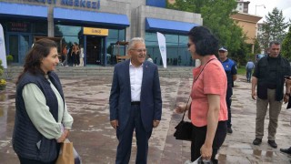 Fuar ziyaretinde depremzede esnaftan Başkan Büyükkılıça: “Sizleri hep örnek gösterdik”