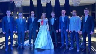 Galatasaraylı eski futbolcunun yeğeni dünya evine girdi