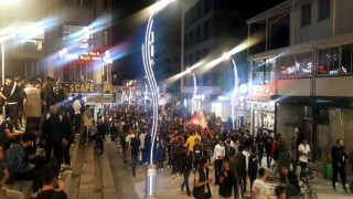 Galatasaraylı taraftarlardan şampiyonluk kutlaması