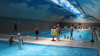 GAP Vadisi Kapalı Yüzme Havuzu gençlerin uğrak noktası oldu