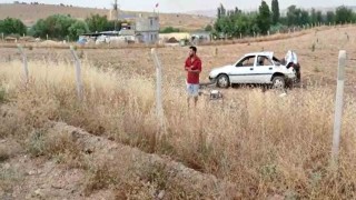 Gaziantepte yoldan çıkan otomobil tarlaya uçtu: 1 yaralı