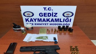 Gedizde polisin şüphelendiği şahsın üzerinden uyuşturucu ve silah çıktı