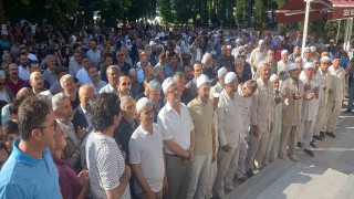 Gedizde son hacı kafilesi dualarla uğurlandı