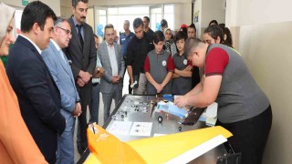 Geleceğin Bilim İnsanları Projelerini Sergiledi