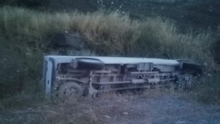 Gölbaşı ilçesinde minibüs takla attı: 1 yaralı