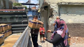 Gölcük Belediyesi deprem bölgesinde yardımlarını sürdürüyor