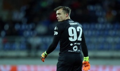 Göztepe, Jakub Szumskiyle ilgileniyor