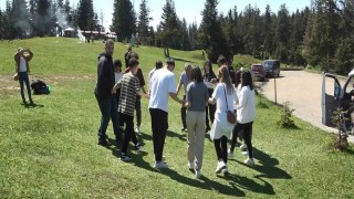 Güneşli havayı fırsat bilip yaylaları şenlendirdiler