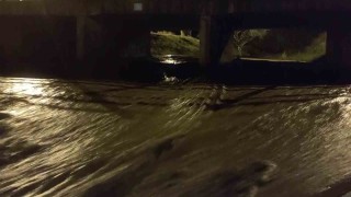 Gürün-Sivas yolunda sel nedeniyle ulaşım aksadı