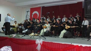 Halk eğitim merkezi kursiyerleri coşturdu