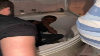 Hasarlı binadan hırsızlık yapan zanlı jakuzide yakalanıp darp edildi