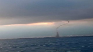 Hatayda denizde hortum çıktı