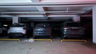 Havalimanında stoklandığı iddia edilen otomobillerin rent a car araçları olduğu öne sürüldü