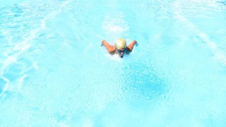 İlk kulaçlar atıldı havuzlar şenlendi