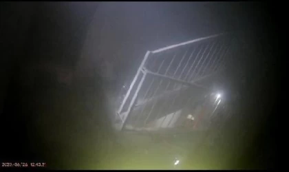 İtfaiyenin ev yangınına müdahalesi kask kamerasında