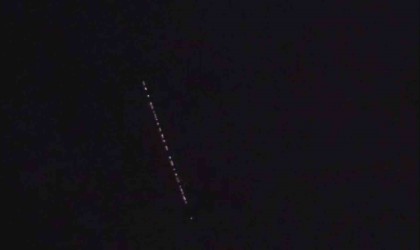 İzmirde gökyüzünde görülen cisimler merak uyandırdı