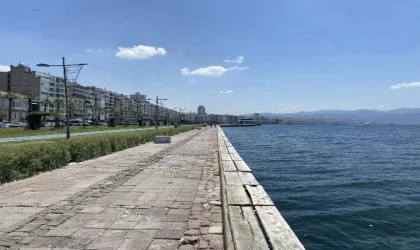 İzmir’de Kordon Boyu boş kaldı