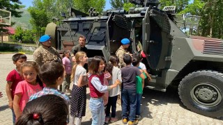 Jandarma personeli öğrencilerle bir araya geldi