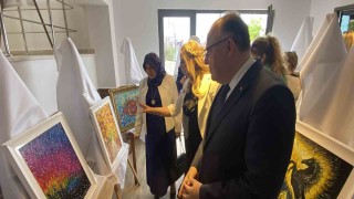 ‘Kadın El Ele sergisi açıldı