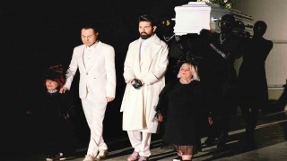 Kardeş acısıyla sarsılan Serdar Ortaç klibini tamamlayamadı