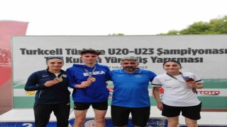 Karslı atletler madalyaları topladı