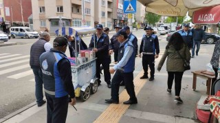 Karsta belediyeden kaldırım işgallerine müdahale