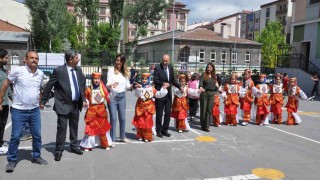 Karsta öğrencilerden depremzedelere destek