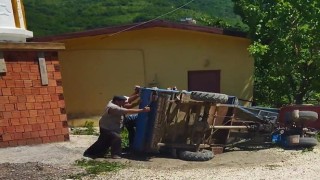 Kastamonuda pat-pat devrildi: 2 yaralı