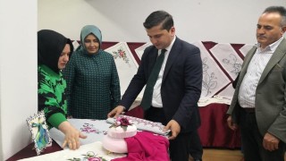 Kavakta yıl sonu sergisi