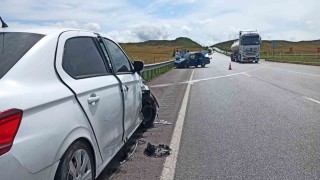 Kavşakta otomobiller çarpıştı: 1 yaralı