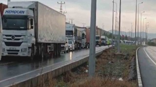 Kayseri - Niğde karayolu sel nedeniyle ulaşıma kapandı