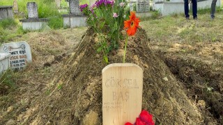 Kazada ölen kuzenler toprağa verildi